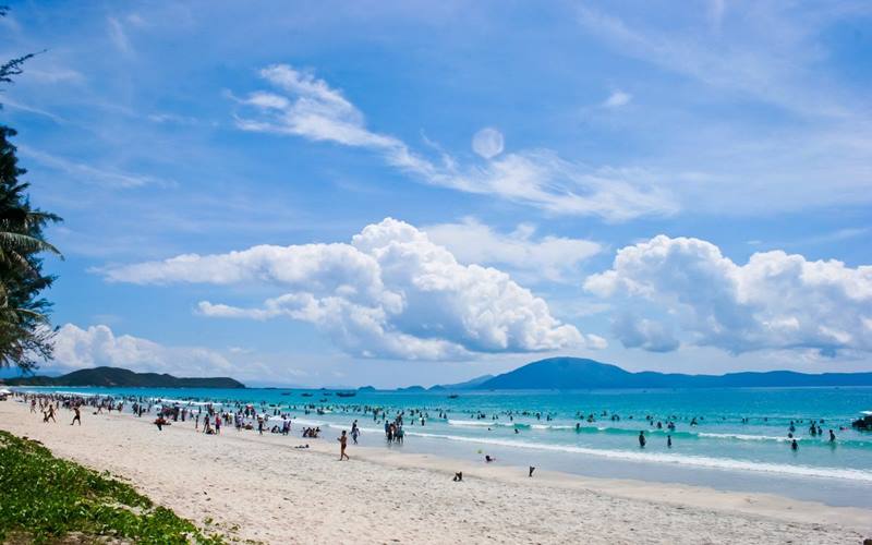 Tận hưởng vẻ đẹp bình yên, thơ mộng tại bãi biển Dốc Lết Nha Trang