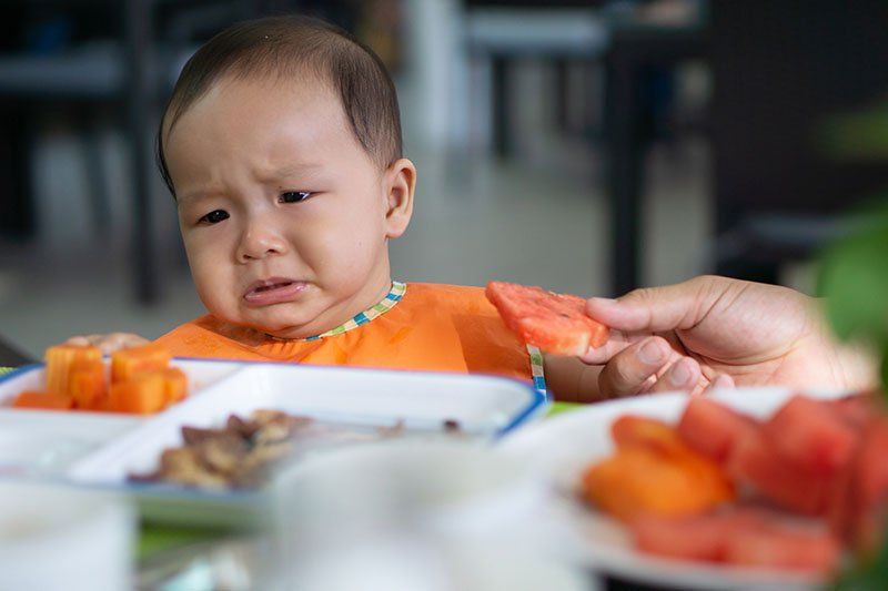 Trẻ bị ốm không chịu ăn: Nguyên nhân và cách giúp bé ăn ngon miệng